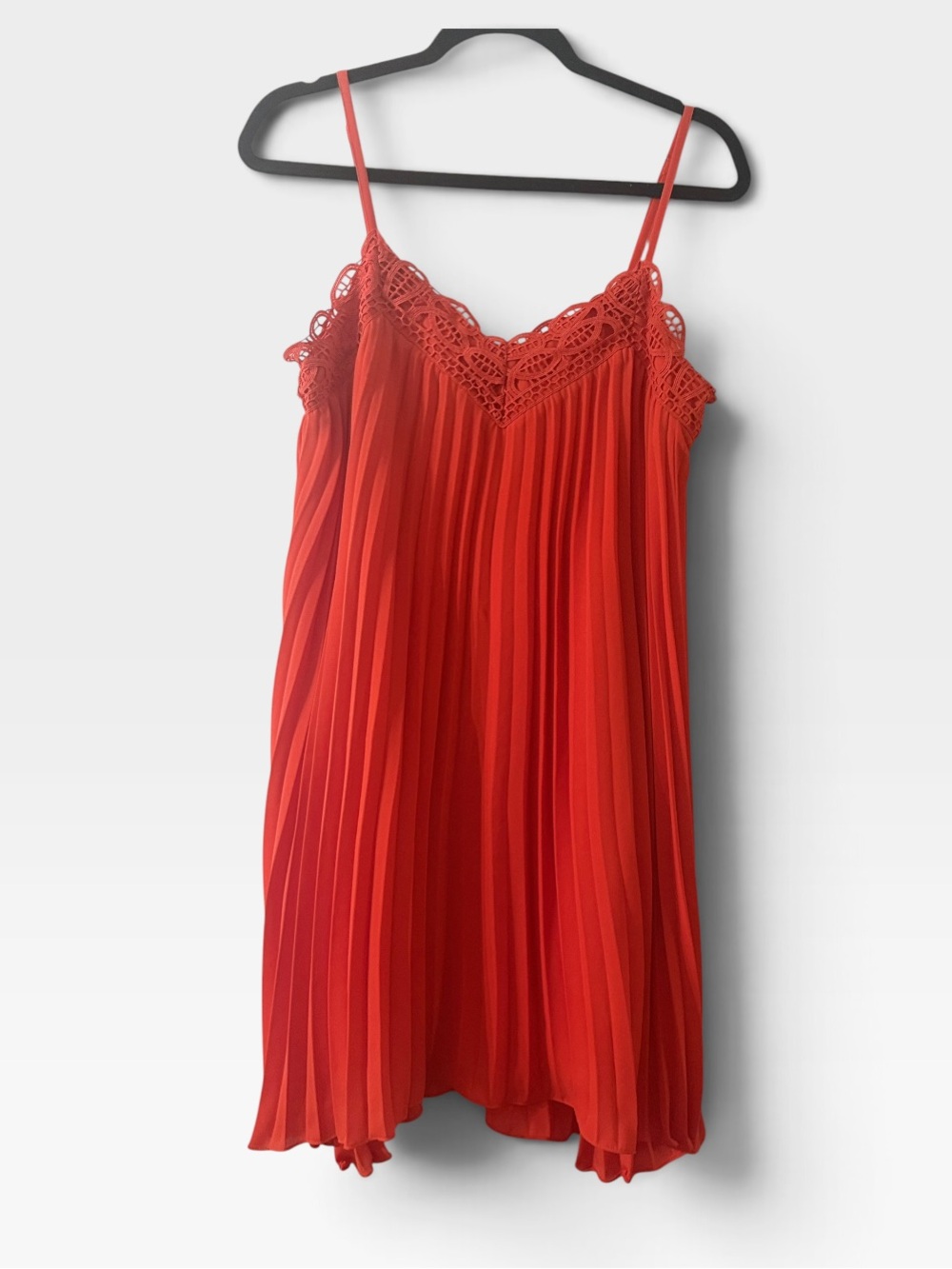 💥💥💥Gianni Bini💥Pleated Crochet Lace-Trim Mini Dress💥Lightweight💥Elegant💥💥💥